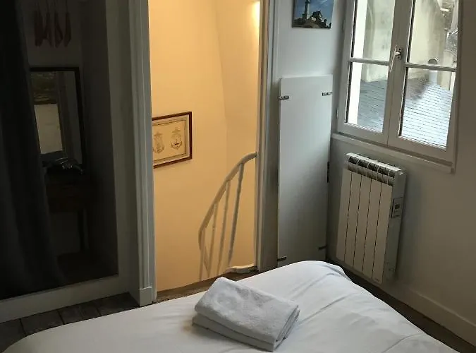 La Plus Petite Maison De Pecheur De Trouville-Sur-Mer
